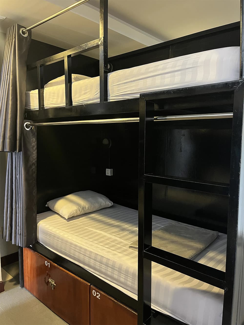 Standard 8-Bed Female Dorm+