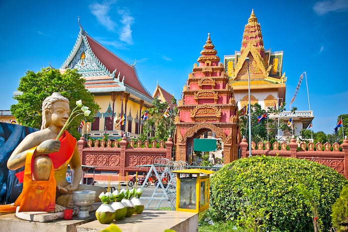 #7 Wat Ounalom - The Best Cultural Things To Do In Phnom Penh