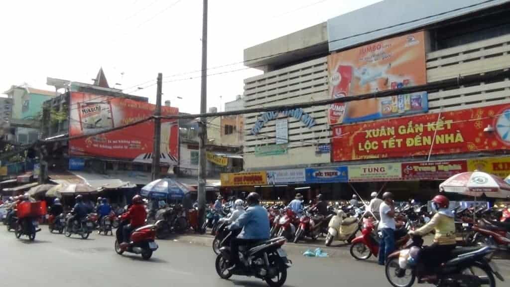 Hoa Hung Market - Ho Chi Minh City Markets: A Backpacker’s Guide