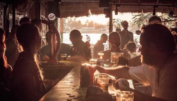 Oh Neil's Irish Bar - Kampot Nightlife: Rooftop Bars, Live Music & Sundown Spots - Kampot Nightlife: Backpackers Guide To Best Bars, Clubs & Events 2017