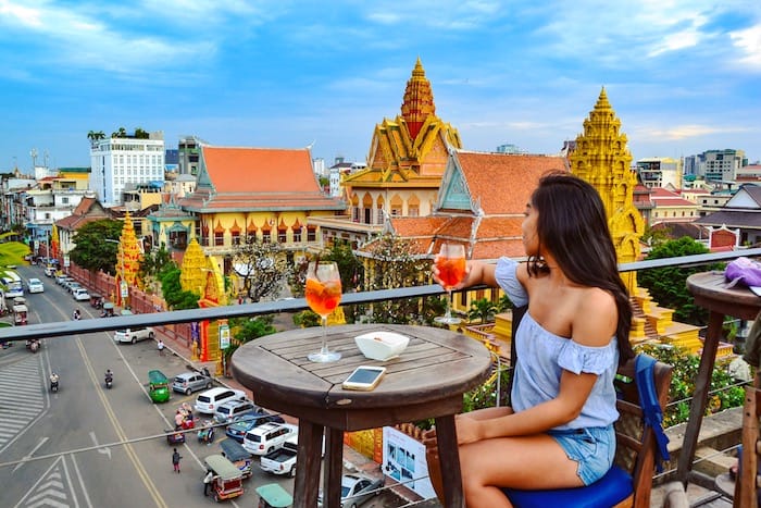 Best Rooftop Bars in Phnom Penh #4: Le Moon Rooftop Lounge