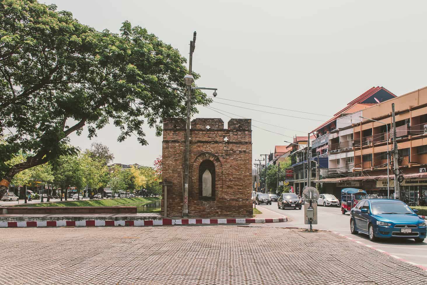 Photograph the gates - Things to do in Chiang Mai