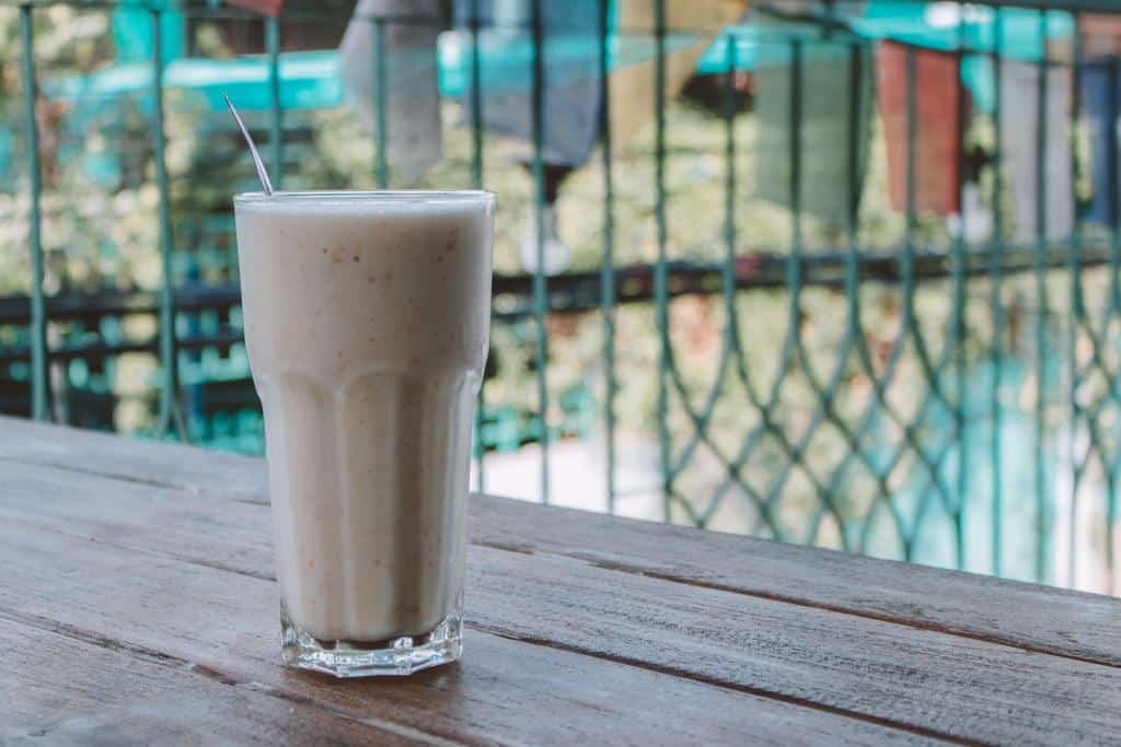Vegan Smoothies: Imm Aim Vegetarian And Bike Café - Vegan Chiang Mai: Where to Find the Best Desserts