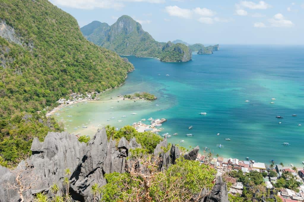 Taraw Cliff - El Nido, Philippines: Top Destinations for Tropic-Loving Backpackers