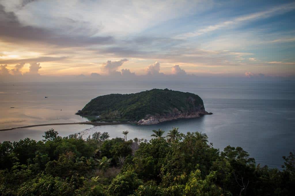 Go Snorkeling - The Top Things to do in Koh Phangan, Thailand