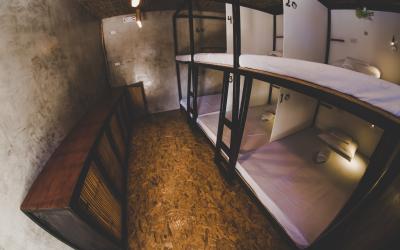 6-Bed Mixed Dorm