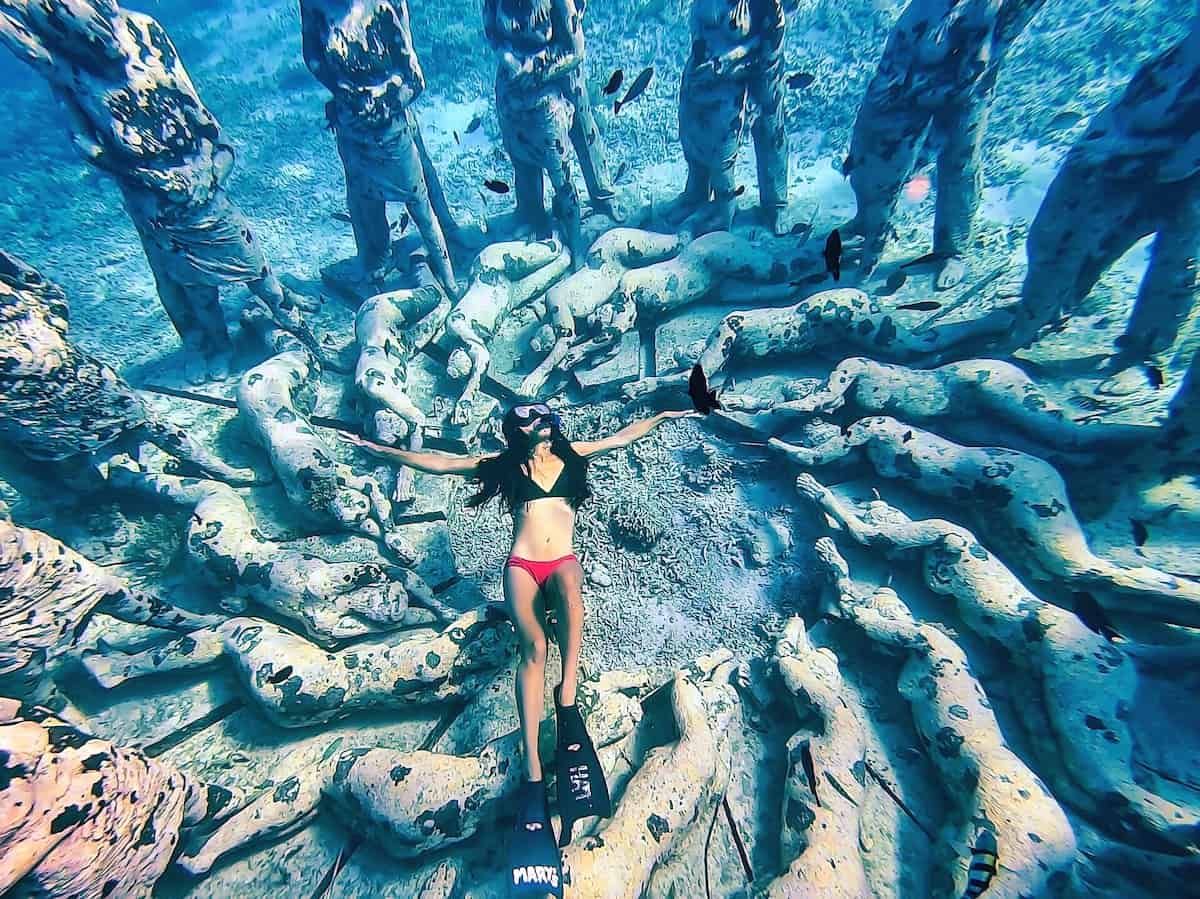 9. Gili Meno Statues - The Most Instagrammable Spots on Gili Trawangan