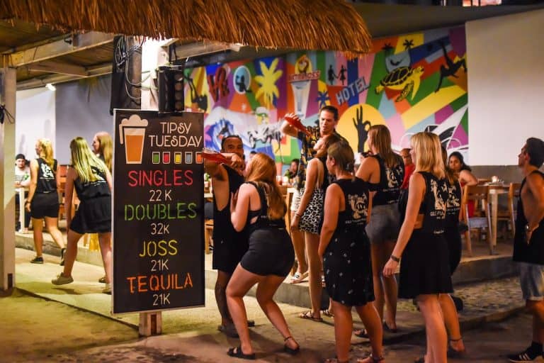 Gili Trawangan Party and Nightlife Guide Top Gili T Bars in 2019 Mad Monkey Hostels