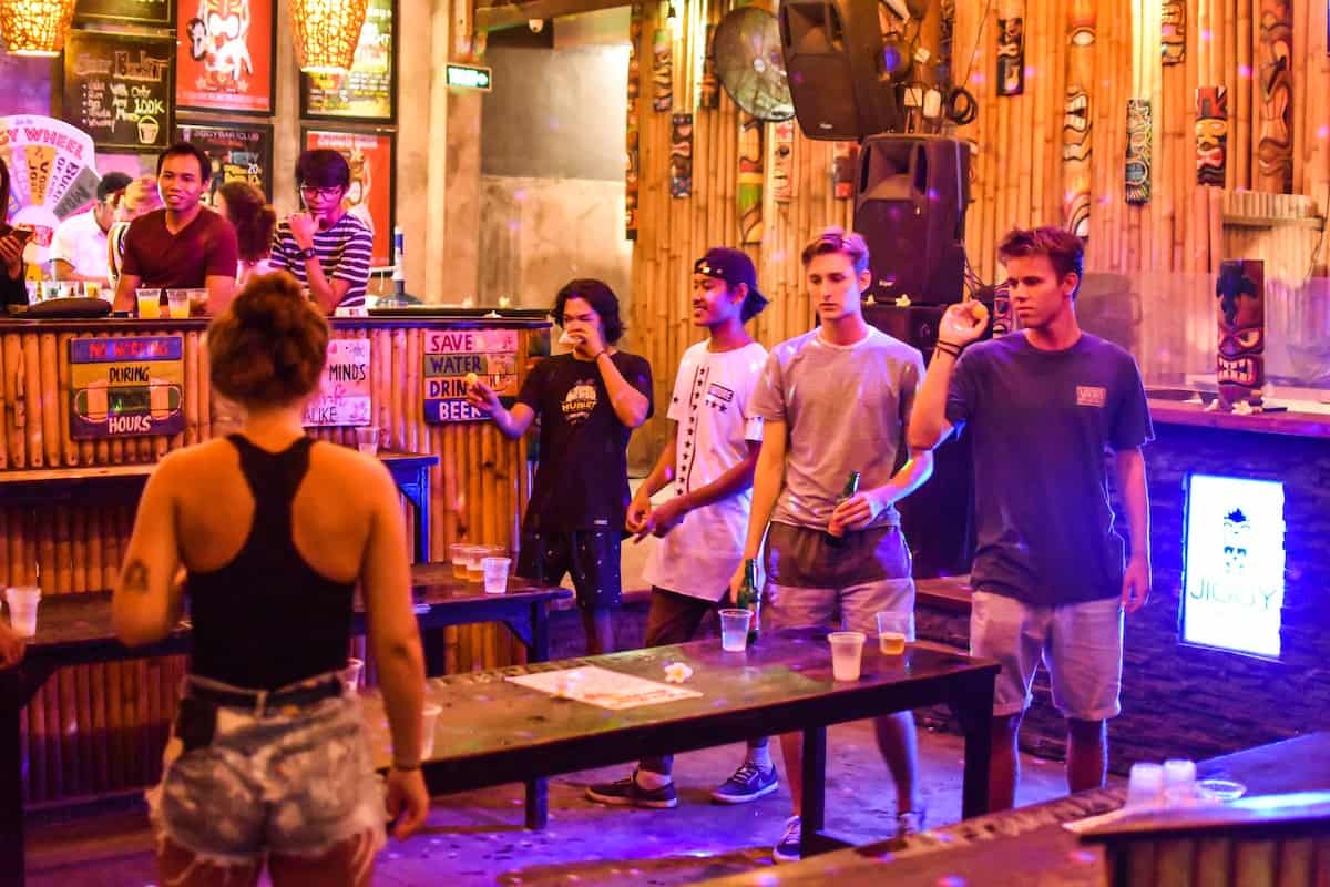Jiggy Bar: Best Happy Hour + Jiggy Boat Party - Gili Trawangan Party and Nightlife Guide: Top Gili T Bars in 2019