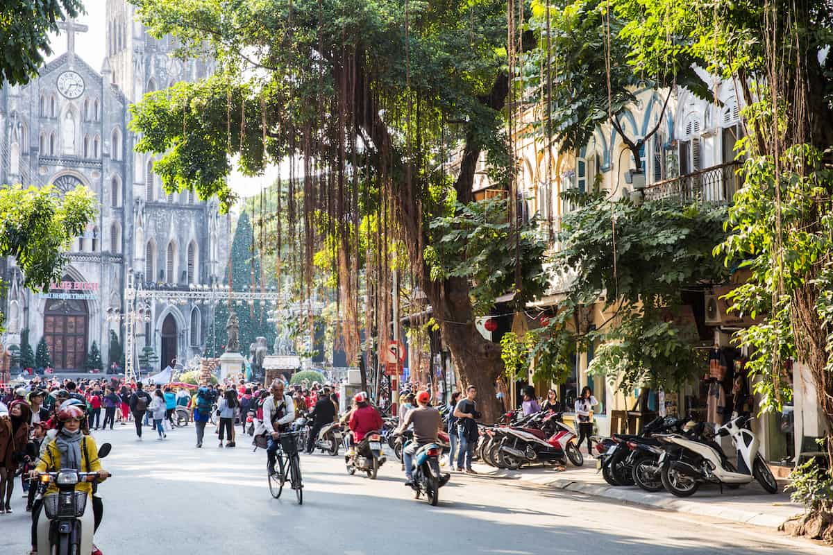 Vietnam Visa Requirement - Luang Prabang to Hanoi Transportation Guide