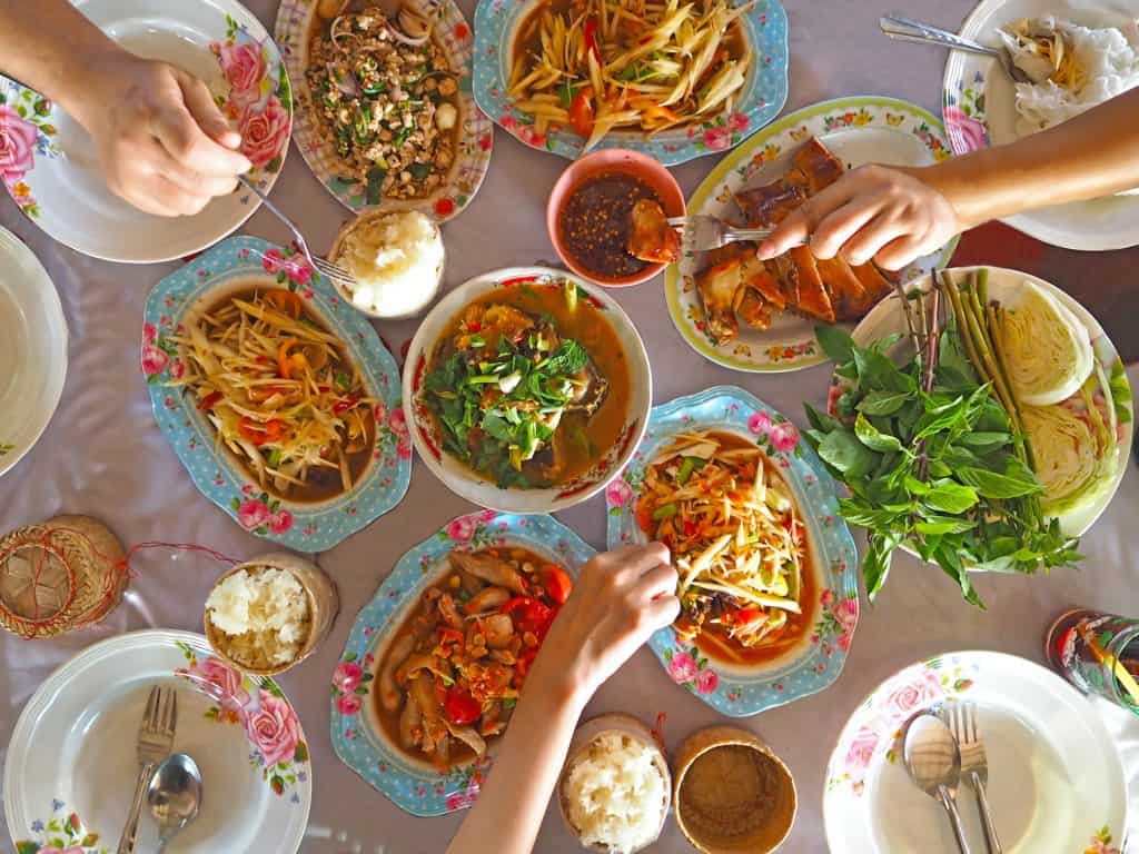 Communal Meals - The Coolest and Most Interesting Traditions in Thailand